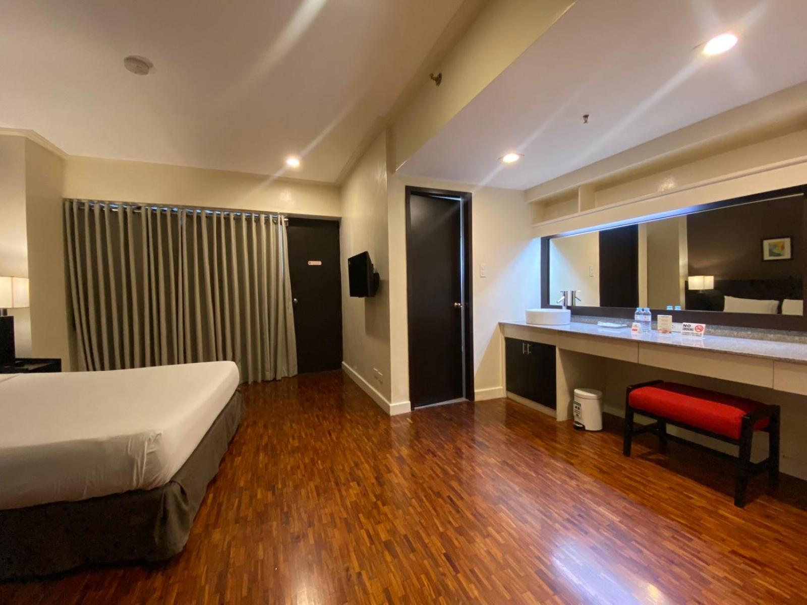 Copacabana Apartment Hotel Pasay Extérieur photo