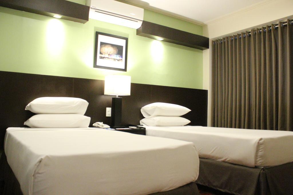 Copacabana Apartment Hotel Pasay Extérieur photo